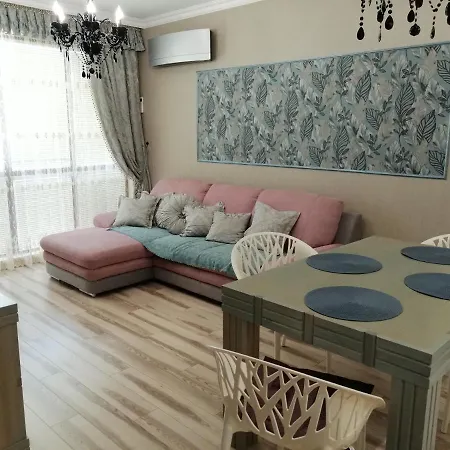 луксозен апартамент с две спални - Luxury Two Bedrooms アパート *