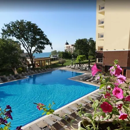 луксозен апартамент с две спални - Luxury Two Bedrooms *