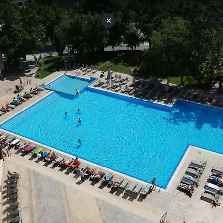 луксозен апартамент с две спални - Luxury Two Bedrooms アパート *